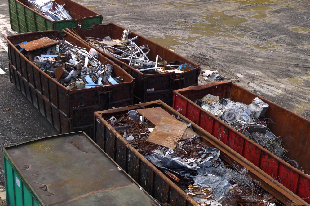 Bauschutt-Abtransport Wien - Container mit sortenrein getrenntem Bauschutt